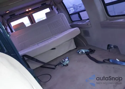 2003 Ford E-250 Recreational z USA, uszkodzony, nr VIN 1FDPE24L33HA84249